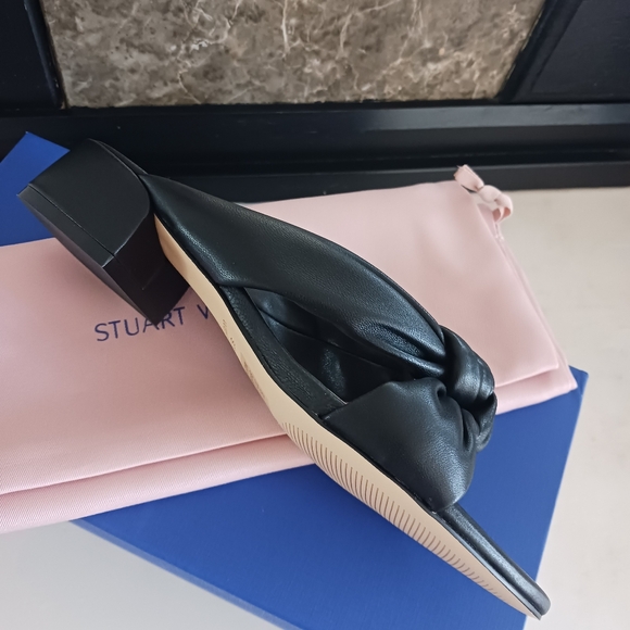 Stuart Weitzman Knot Leather Sandal - Picture 4 of 9